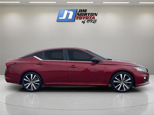 2021 Nissan Altima SR FWD