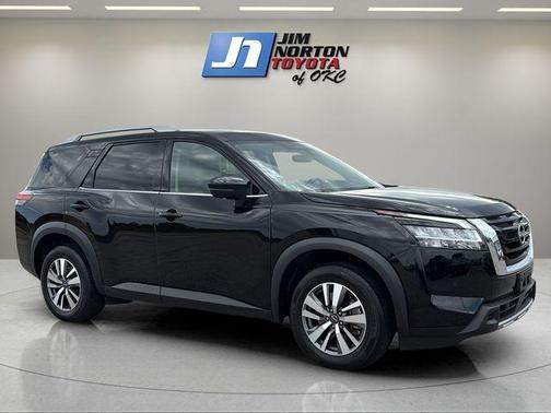 Super Black 2023 Nissan Pathfinder SL 4WD