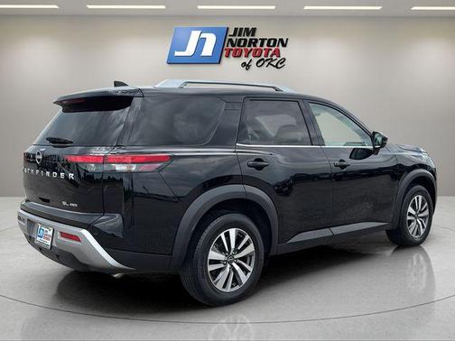 Super Black 2023 Nissan Pathfinder SL 4WD