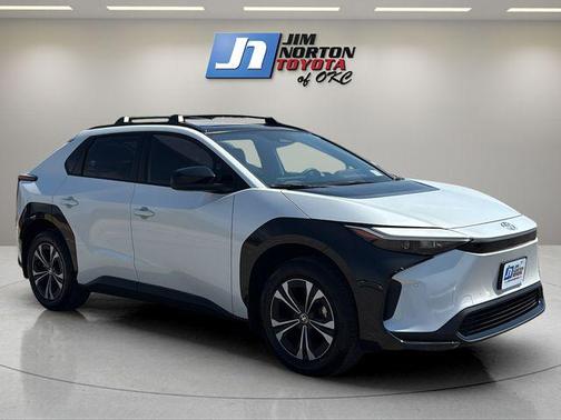 Wind Chill Pearl 2024 Toyota bZ4X XLE