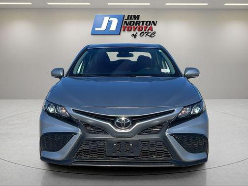 Celestial Silver Metallic 2022 Toyota Camry SE