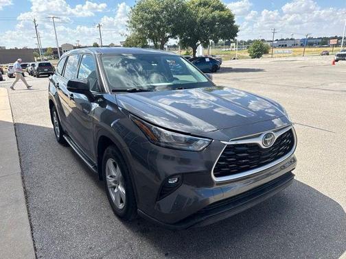 Magnetic Gray Metallic 2020 Toyota Highlander Hybrid LE