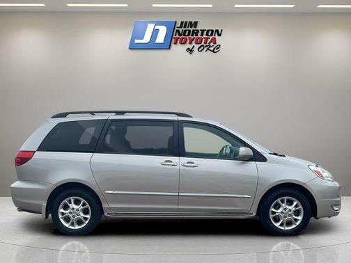 2005 Toyota Sienna 