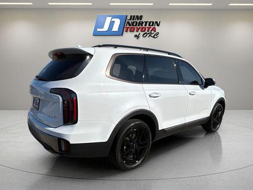 Glacial White Pearl 2023 Kia Telluride EX X-Line