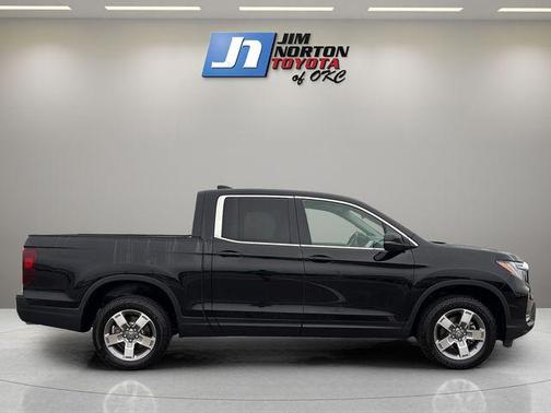 Crystal Black Pearl 2025 Honda Ridgeline RTL