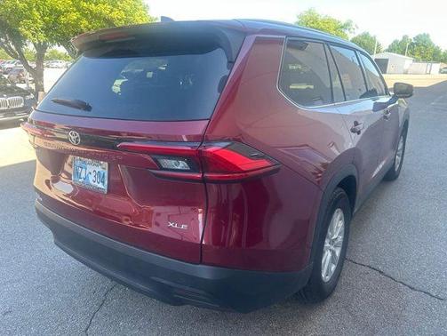 Pearl 2024 Toyota Grand Highlander XLE