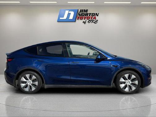 Deep Blue Metallic 2022 Tesla Model Y Long Range Dual Motor All-Wheel Drive