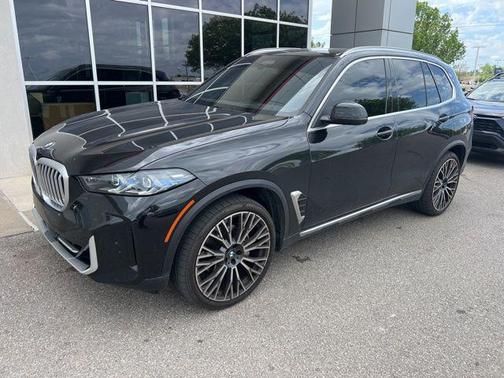 Black Sapphire Metallic 2024 BMW X5 xDrive40i