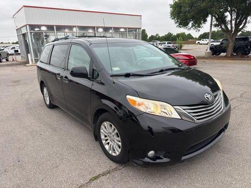 Black 2013 Toyota Sienna XLE