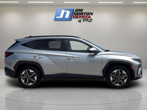 Shimmering Silver 2025 Hyundai TUCSON SEL
