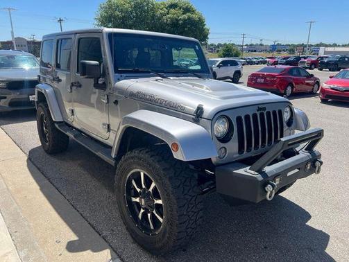Billet Silver Metallic Clearcoat 2017 Jeep Wrangler Unlimited Sahara