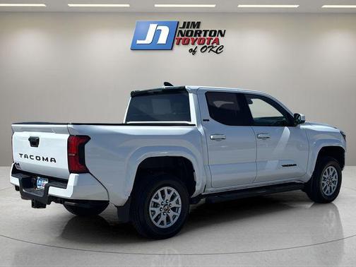 Ice Cap 2024 Toyota Tacoma SR5