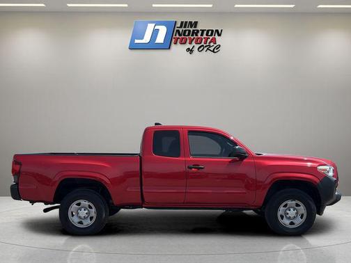 Barcelona Red Metallic 2022 Toyota Tacoma SR