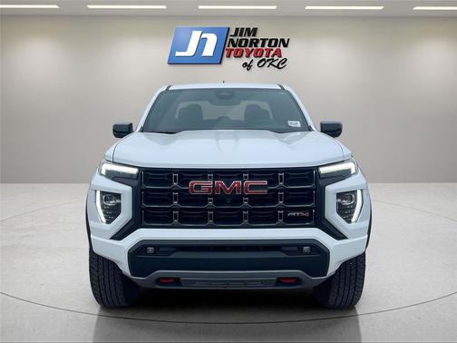 2023 GMC Canyon AT4
