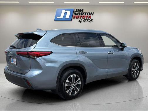 Moon Dust 2020 Toyota Highlander XLE