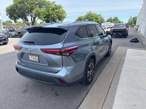 Moon Dust 2020 Toyota Highlander XLE