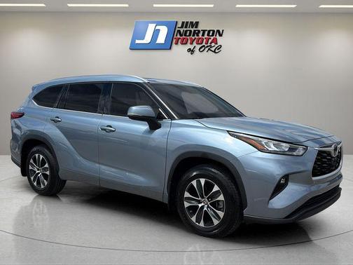 Moon Dust 2020 Toyota Highlander XLE