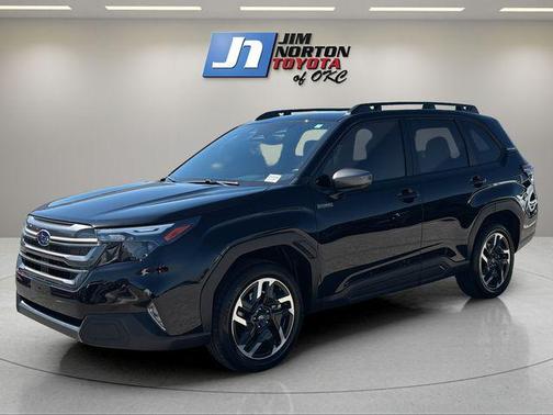 Crystal Black Silica 2025 Subaru Forester Hybrid Premium