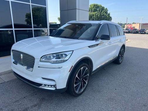 Pristine White Metallic Tri-Coat 2020 Lincoln Aviator Reserve AWD