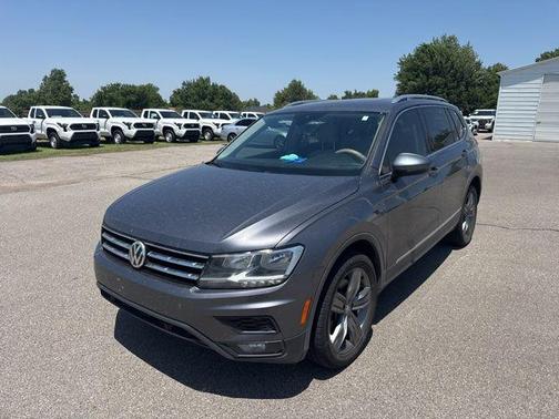 Platinum Gray Metallic 2020 Volkswagen Tiguan 2.0T SEL