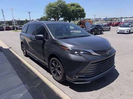 Magnetic Gray Metallic 2025 Toyota Sienna Platinum