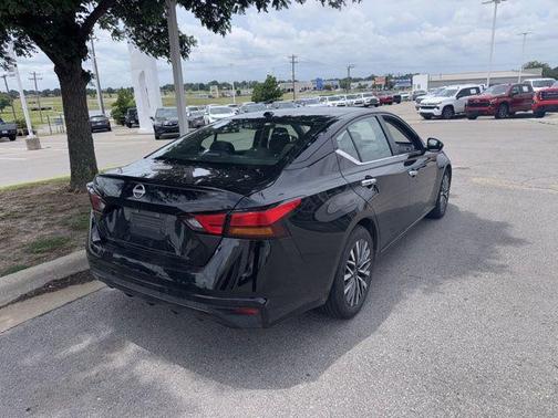 Super Black Clearcoat 2025 Nissan Altima 2.5 SV