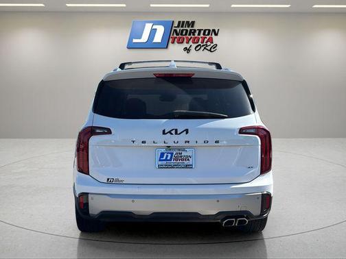 Glacial White Pearl 2023 Kia Telluride S