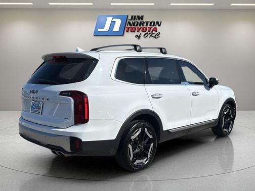 Glacial White Pearl 2023 Kia Telluride S