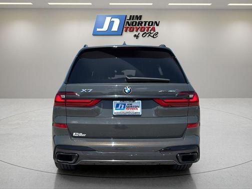 Dravit Grey Metallic 2022 BMW X7 xDrive40i