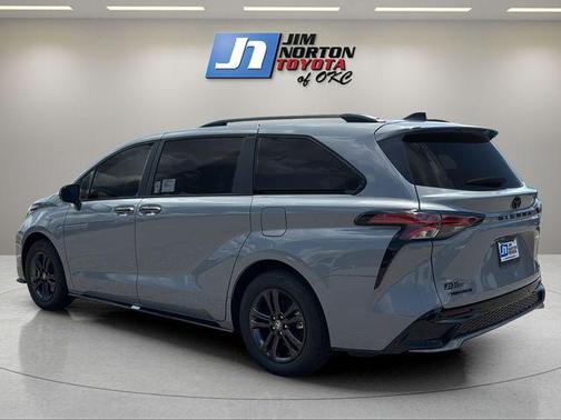 Cement 2026 Toyota Sienna XSE 7 Passenger