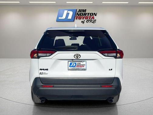 Ice Cap 2025 Toyota RAV4 LE