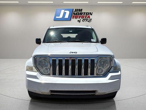 Bright White Clearcoat 2011 Jeep Liberty Limited