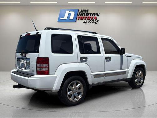 Bright White Clearcoat 2011 Jeep Liberty Limited
