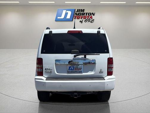 Bright White Clearcoat 2011 Jeep Liberty Limited