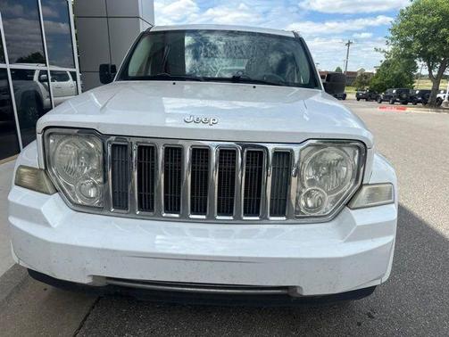 Bright White Clearcoat 2011 Jeep Liberty Limited