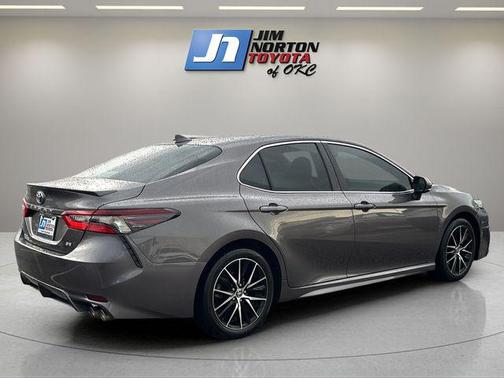 Predawn Gray Mica 2024 Toyota Camry SE