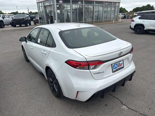 Ice 2026 Toyota Corolla Hybrid SE