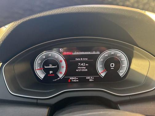 Ibis White 2023 Audi Q5 Prestige 40 TFSI quattro S tronic