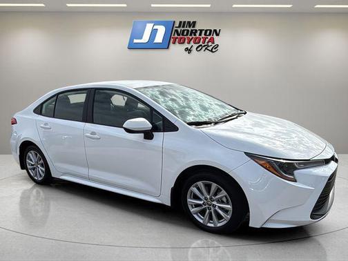 Ice 2026 Toyota Corolla LE
