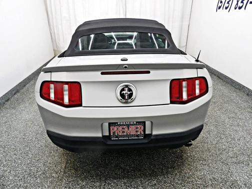 2010 Ford Mustang Premium