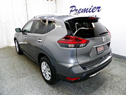 Gray 2018 Nissan Rogue SV