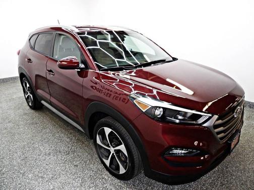2017 Hyundai TUCSON SE