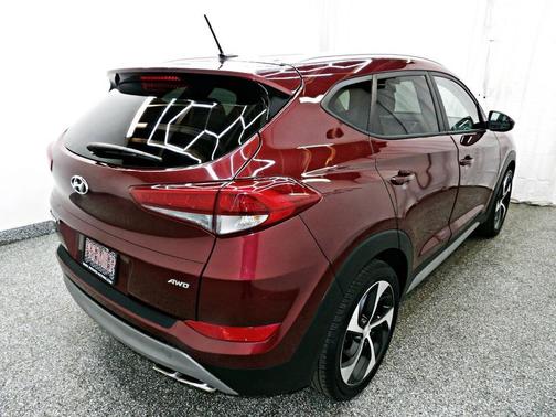 2017 Hyundai TUCSON SE