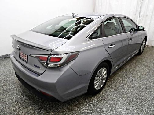 2016 Hyundai SONATA Hybrid SE