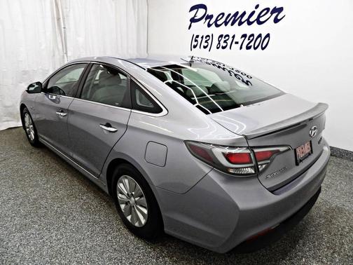 2016 Hyundai SONATA Hybrid SE