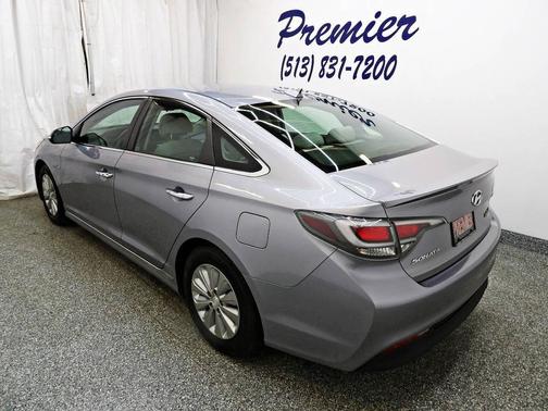 2016 Hyundai SONATA Hybrid SE
