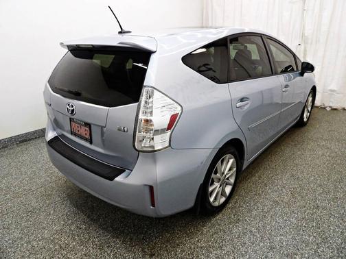 2013 Toyota Prius v Five