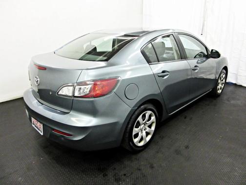 2013 Mazda Mazda3 i SV
