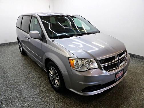 Gray 2016 Dodge Grand Caravan AVP/SE