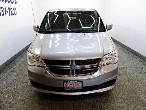 Gray 2016 Dodge Grand Caravan AVP/SE